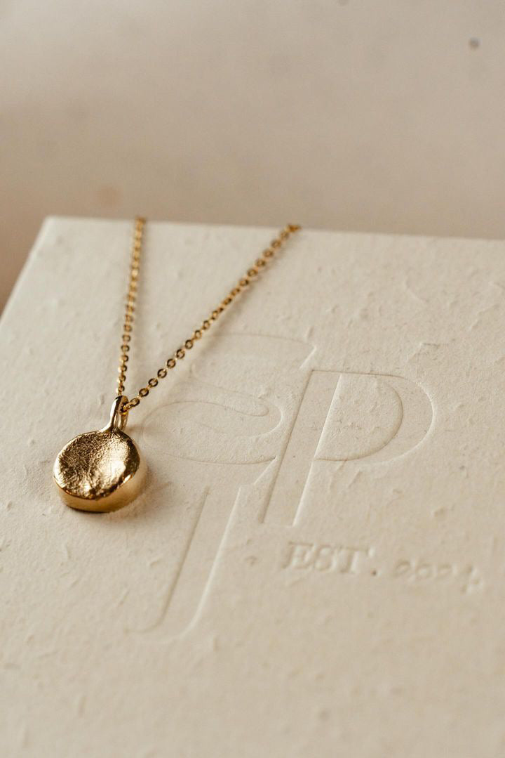 Simple impression pendant - 9ct Solid gold